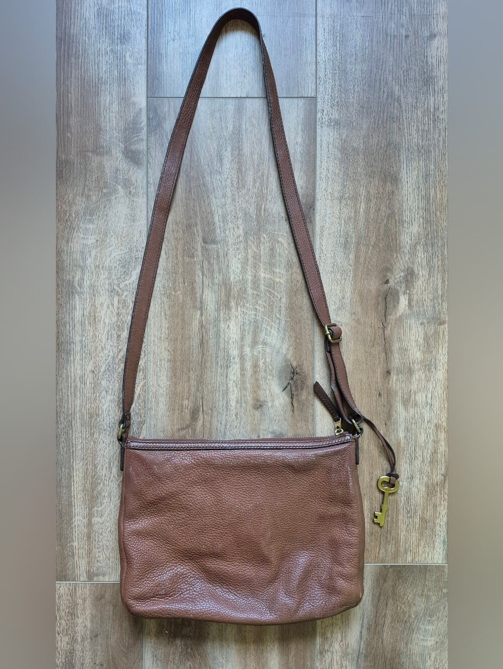 Fossil Elise Classic Pebbled Brown Leather Crossbody Purse with Key Charm - Picture 6 of 13